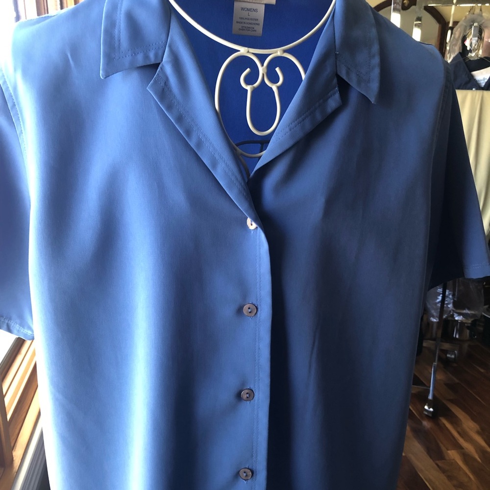 Travel Smith Women’s L Dusty Blue Blouse